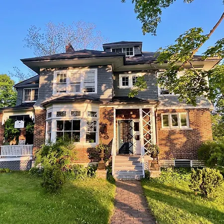 The Captain'S House Heritage Bed & Breakfast-2